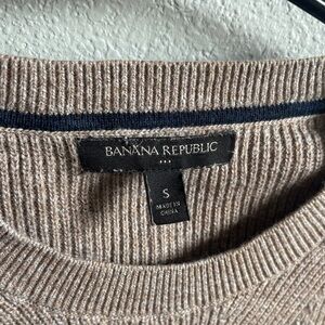 Banana Republic Men's Beige Crewneck Sweater